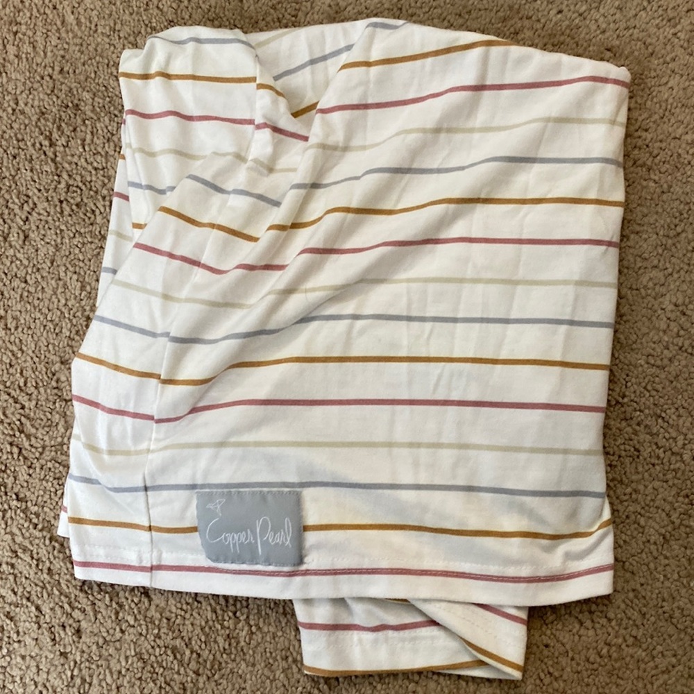 Cooper Pearl nursing cover/car seat cover